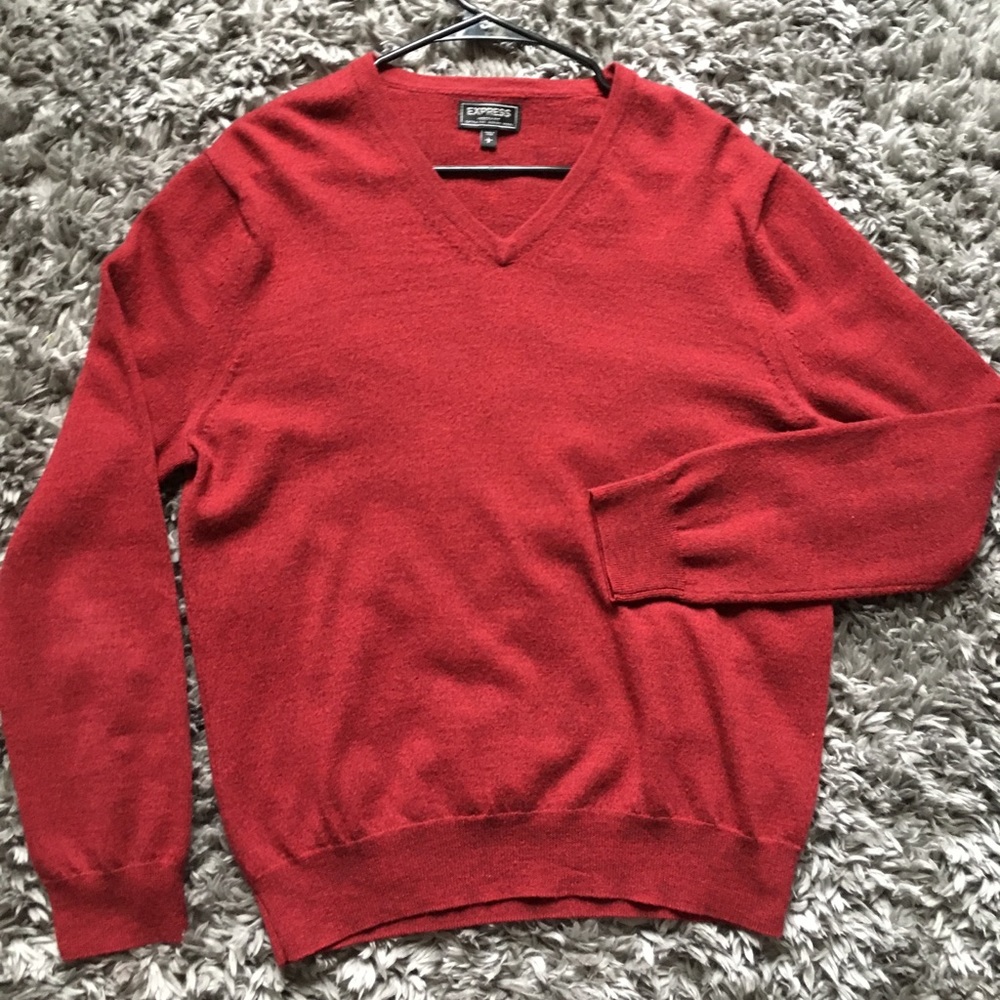 Men’s V-Neck Sweater